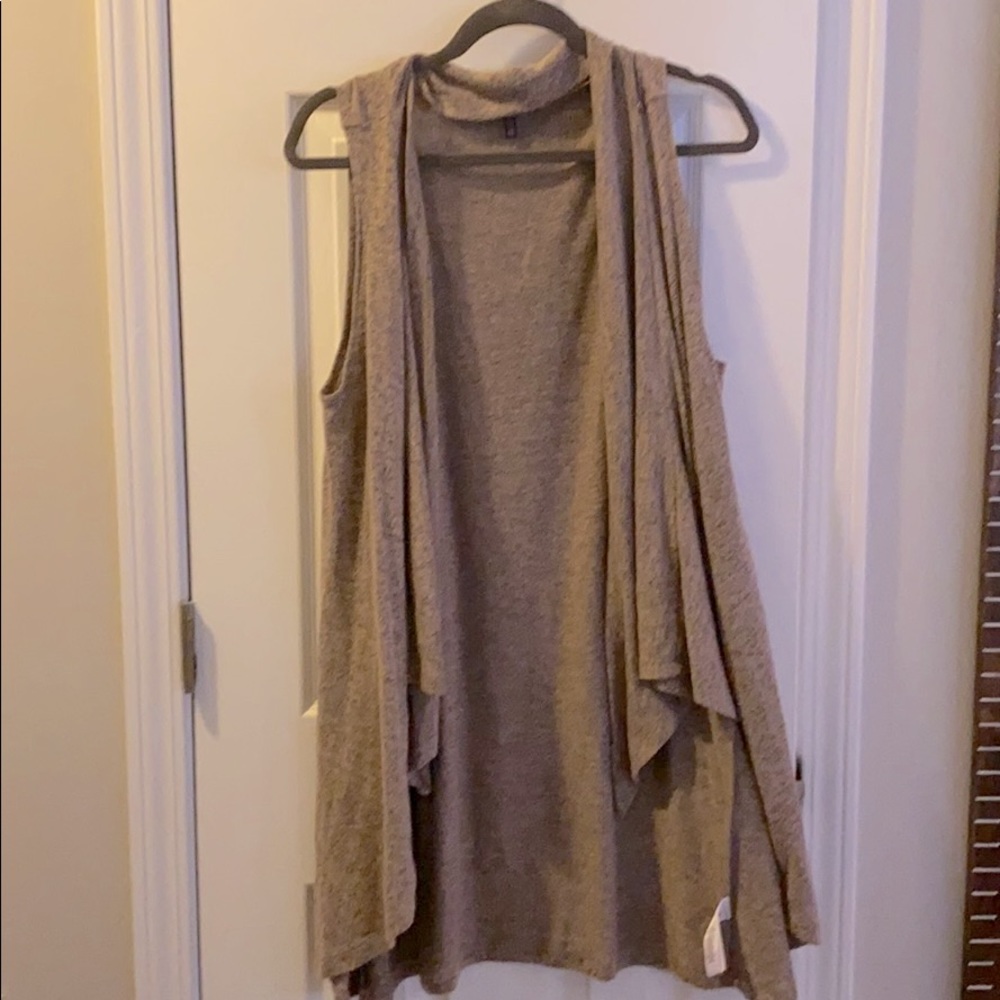 Sleeveless cardigan 2-in-1